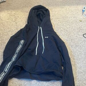 Black under armor cropped hoodie, never worn